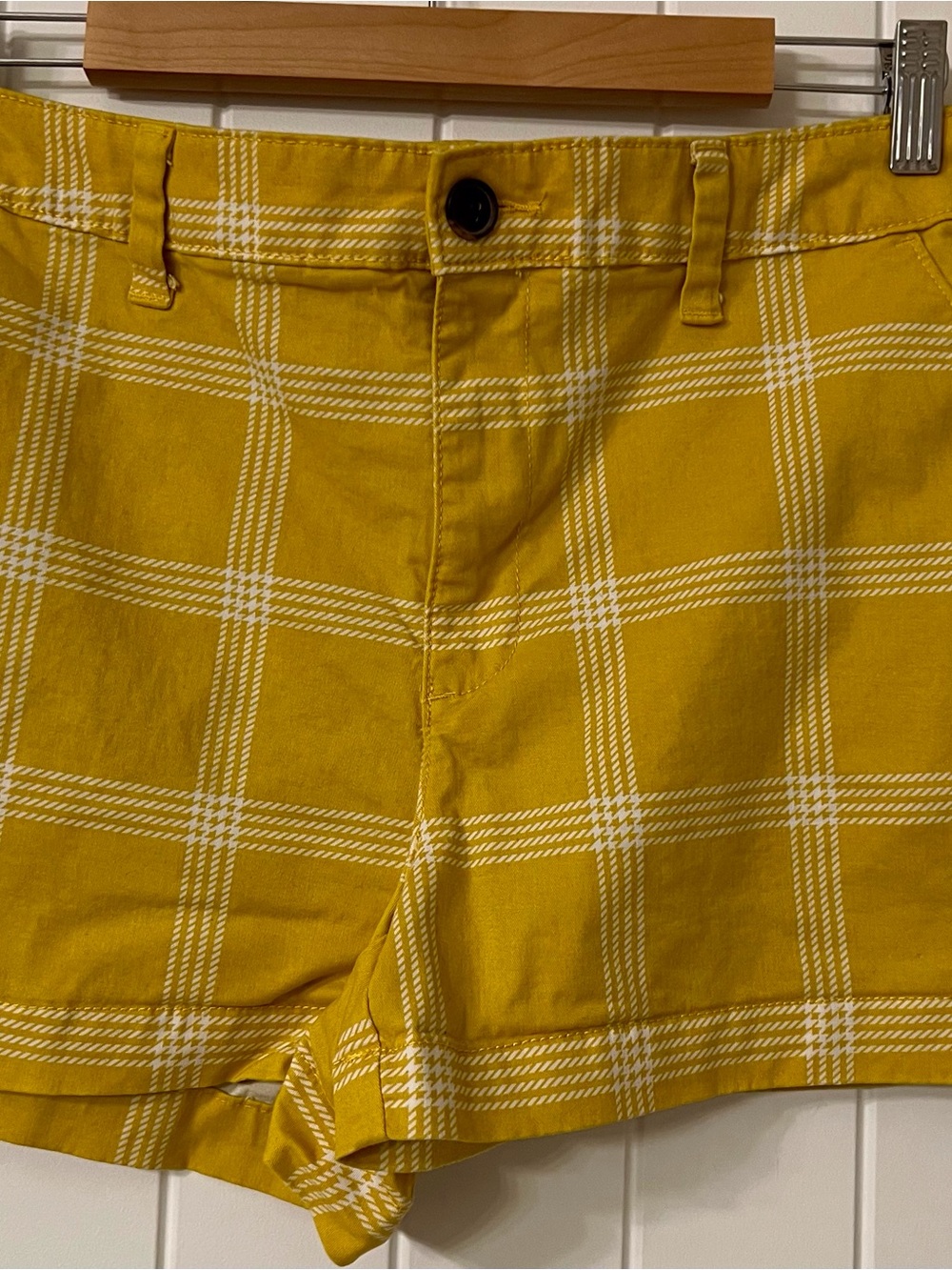 a new day Yellow Plaid women’s Flat Front Shorts